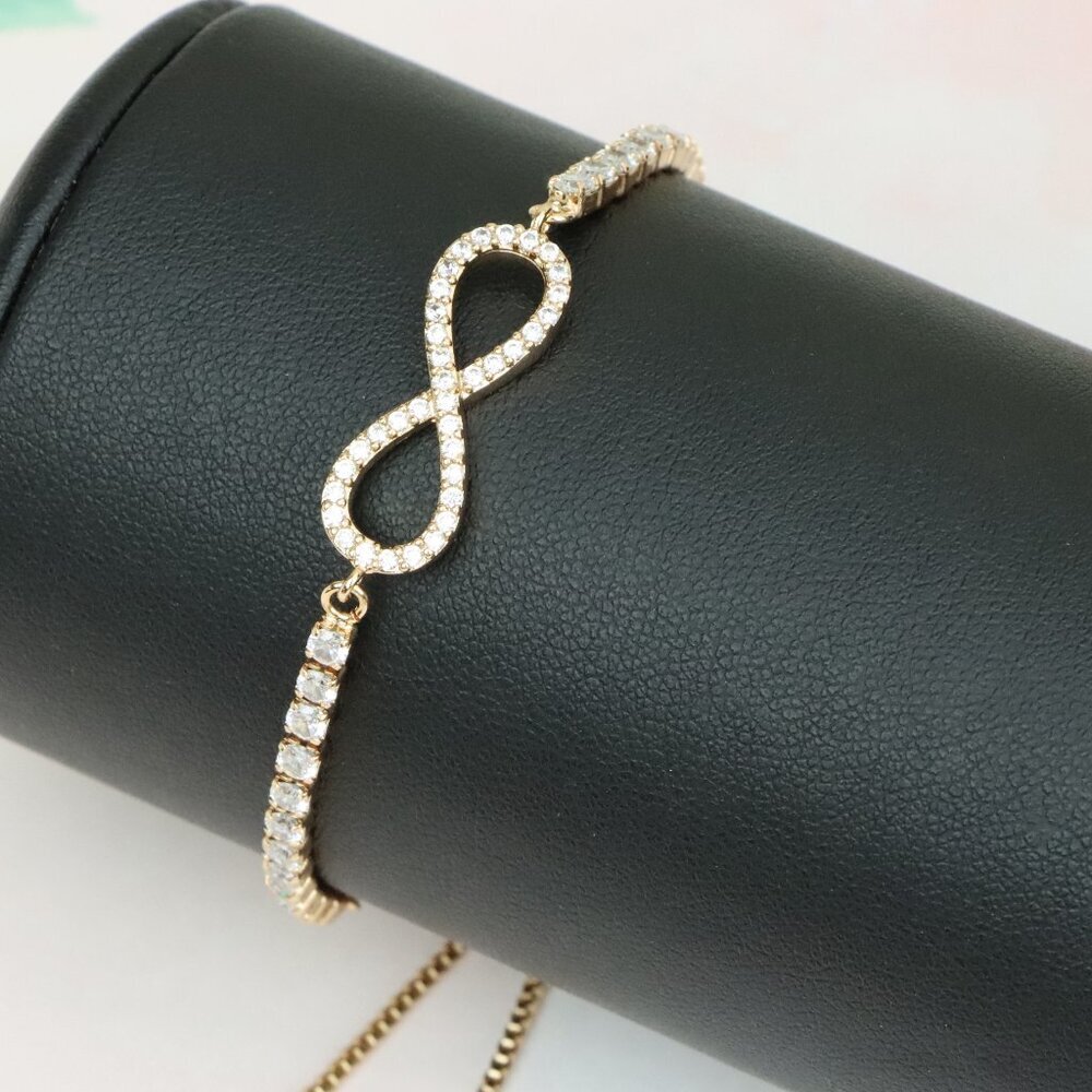 Elegant Rose Gold Infinity Bracelet With Crystal Accents, Xpab0619